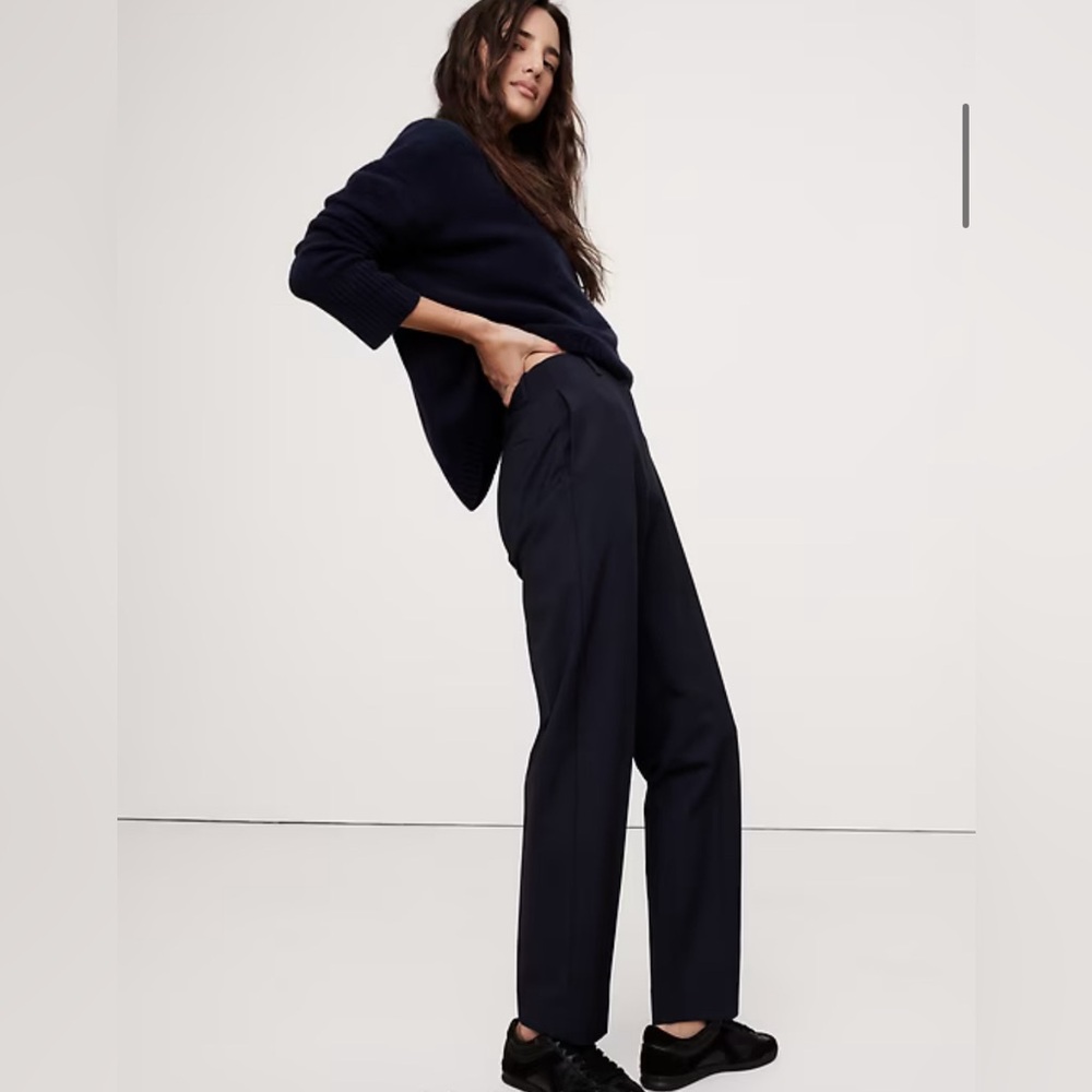 Women’s banana republic wool blend straight leg tapered pant - size 4 and 6
